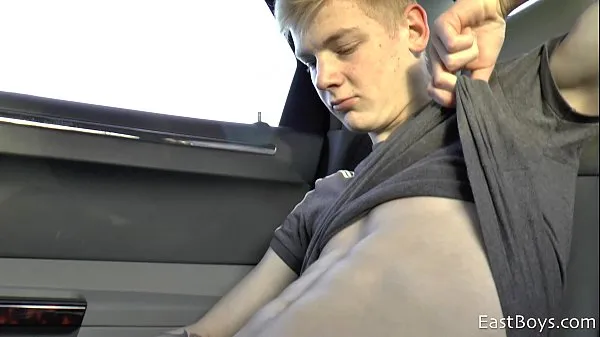 Nouveaux 18 GARÇON - JERKING DANS LA VOITURE films sympas