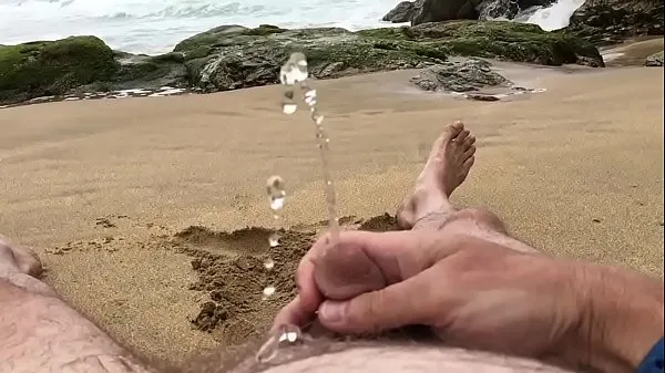 Νέες self pee at a nude beach ενδιαφέρουσες ταινίες