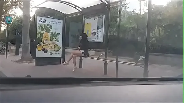Nouveaux bitch at a bus stop films sympas