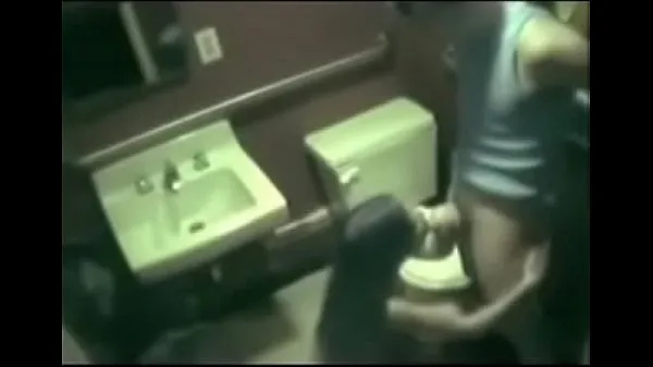 Nye Voyeur Caught fucking in toilet on security cam from seje film