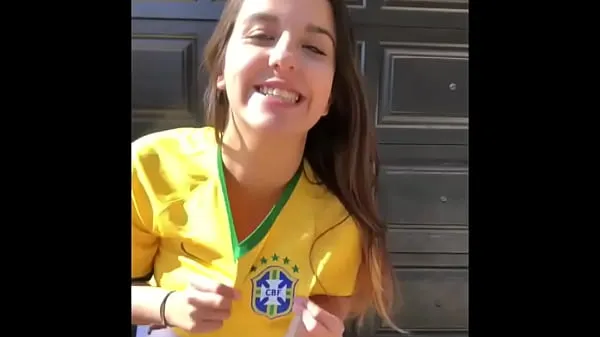 Very hot young girl in short shorts wearing the Brazilian national team shirtأفلام رائعة جديدة