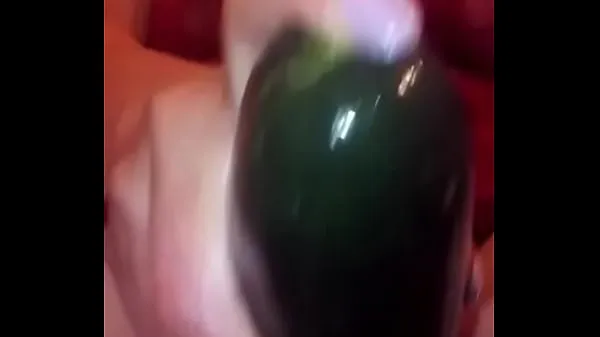 Novos Mature comes back and does it, she secretly masturbates with a cucumber filmes legais