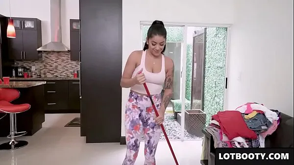 ใหม่ Phat booty latina brunette Mia Martinez is lewd PAWG agreed for few extra bucks to clean my house naked and she gets fucked หนังเย็น