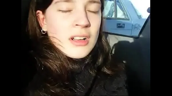 Nye Young girl fingers herself in car seje film