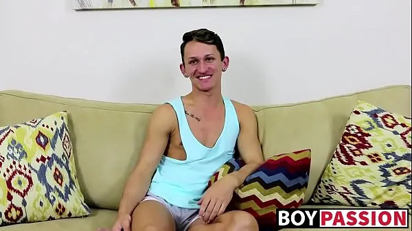 Nye Twink is interviewed and then recorded while kissing a guy seje film