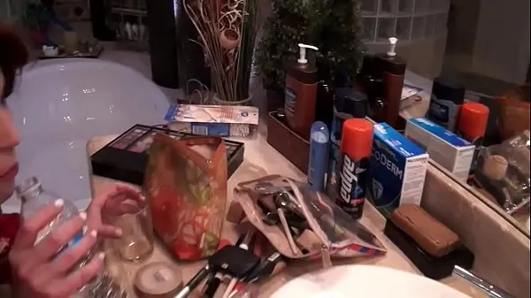 新しい私の兄は最初にシャワーで私を犯し、次に彼の部屋で犯したクールな映画