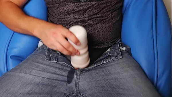 Nuevas Solo masturbándose usando Fleshlight con corridapelículas interesantes