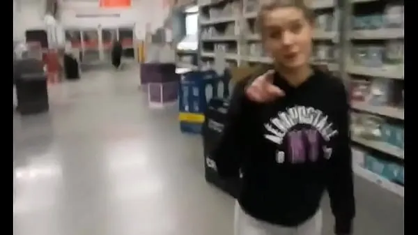 Nuovi Una ragazza sconosciuta succhia il mio cazzo a Walmart fantastici film