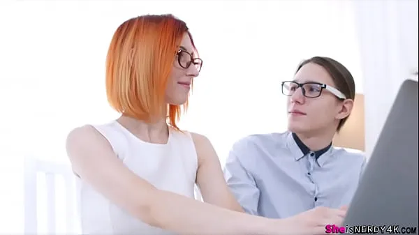 Novos CENA COMPLETA em - Oh, que prazer deve ser transar com uma tão linda e alegre, especialmente seu cu virgem e apertado! Ela levou o rabo à boca e engoliu uma grande carga de esperma com prazer pensando em Java Script filmes legais