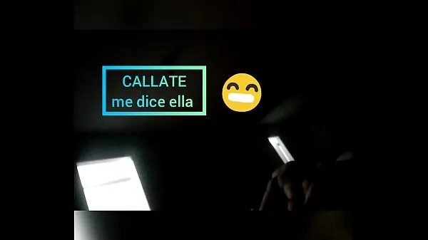 Nuevas Ella atiende a un clientex cell mientras yo le doy duropelículas interesantes