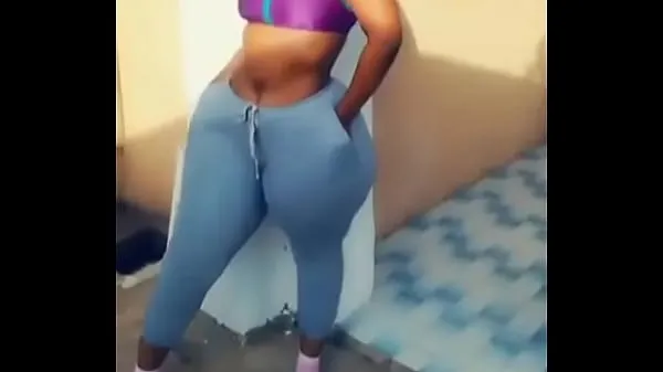 Nya African girl big ass (wide hips coola filmer