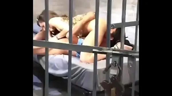 Nouveaux Riley Reid fait une pipe à un gardien de prison puis le baise films sympas