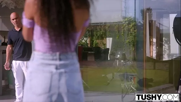 Nouveaux TUSHY Romy, une fêtarde amoureuse de l'anal, a envie de quelque chose de plus films sympas