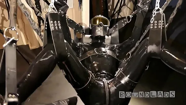 새로운 Boundlads - a Gear Sub in Rubber 멋진 영화