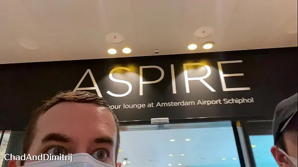 Nuevas arriesgada mamada pública en los baños del aeropuerto de Amsterdam Schiphol con facialpelículas interesantes