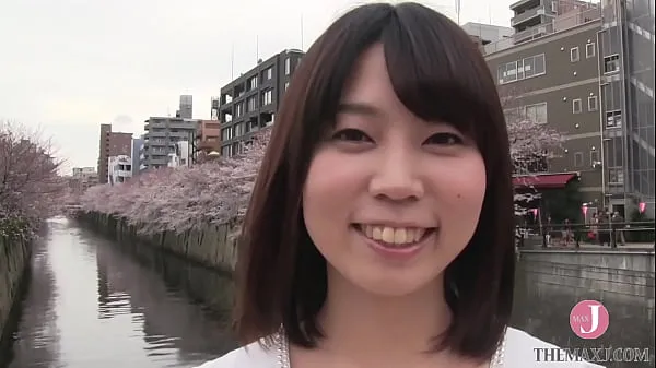 Nouveaux Une japonaise souriante en sous-vêtements blancs aime se faire doigter et lécher la chatte films sympas