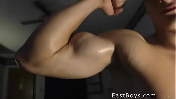 Nouveaux Adoration musculaire - Flexion - Dylan films sympas