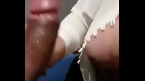 Nouveaux J'ai vu une belle femme trans s'enregistrer à l'aéroport où elle travaille, puis je l'ai appelée aux toilettes films sympas