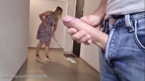 New RISKY !!! I FLASH MY COCK IN FRONT OF THE CLEANER GIRL AND SHE WAS NOT AFRAID cool Movies