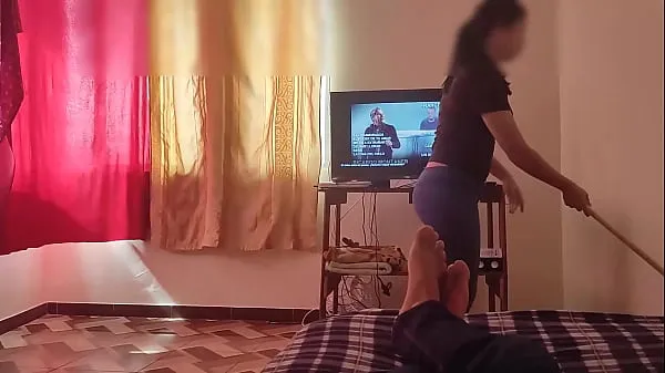 Nuovi La mia cameriera sexy scopa e scuote il suo bel culo con me in cambio di denaro: approfitto del suo bisogno di poter scopare con lei mentre suo marito l'aspetta a casa fantastici film