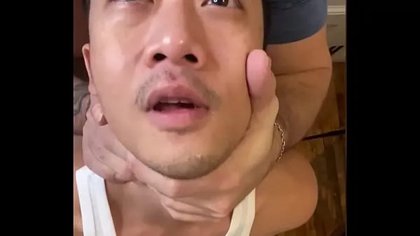 새로운 Austin Wolf and AthleticAsianG horny bareback deep fuck after the gym on 멋진 영화