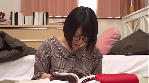 むっつり文系メガネっ子3姉妹知的好奇心→性的欲求へ！？書籍の世界でしか知らなかった男性器を目撃し痴態を晒し大暴走！ 想像よりも逞しくスケベ心を煽る卑猥なフォルム(男性器)に大発情！【パート2 Film keren baru