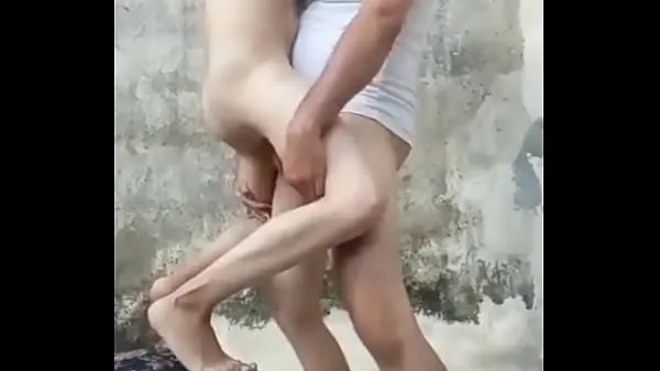 Nouveaux Elle sait qu'elle doit toujours être disposée à écarter les jambes pour s'occuper de son mâle films sympas