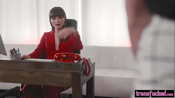 Nuovi Trans con il cazzo duro Natalie Mars ha scopato le ragazze di Natalie Mars con la bocca e la figa stretta fantastici film