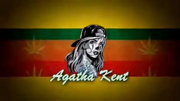 Nuevas Sapatao es confundido con chico al hacer una entrega para que los clientes le chupen la pepeka y aun así les den un extrapelículas interesantes