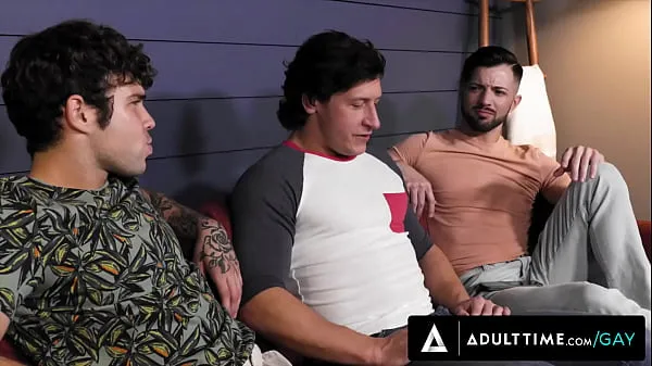 ใหม่ When Dalton Riley reveals to his gay BFFs Casey Everett and Joseph Castlian that he's bicurious and completely inexperienced, they waste no time in convincing him some bareback fucking and deepthroating with them is the best way to learn! THREESOME หนังเย็น