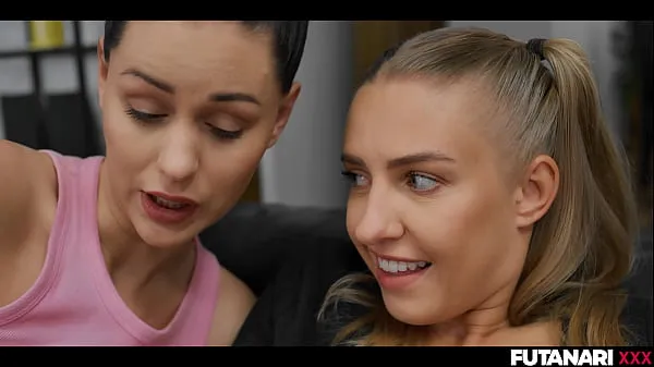 Nouveaux Une blonde sexy utilise sa grosse bite lancinante pour consoler sa belle amie brune avant des orgasmes explosifs et une auto-éjaculation faciale films sympas