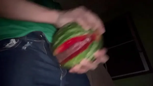 Yeni Watermelon is sex toy. ชักว่าวกับแตงโมครับ harika Filmler
