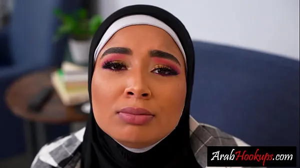 Neue Ich ficke meine arabische Freundin Babi Star in den Arsch, so dass die junge Frau mit dem großen Arsch harten Analsex von Nicky Rebel genosscoole Filme