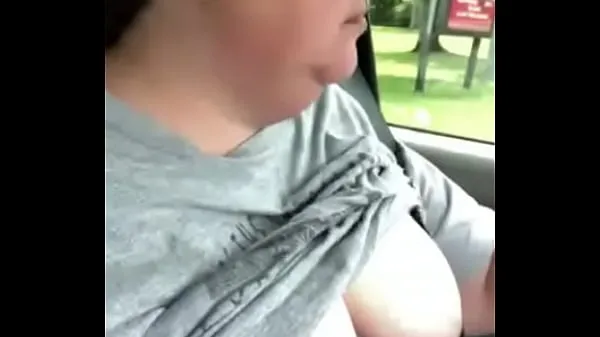 Novos Dumb little cunt Susannah Marie Smith driving around with her udders out filmes legais