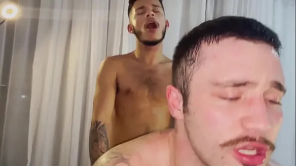 Nouveaux J'ai mis ma grosse bite dans le cul de l'ours chaud et je l'ai rempli de lait films sympas