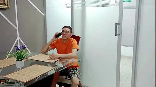 新しいMy stepbrother wanted a whore to suck him, but I sucked him for free! I loved! FULL STORYクールな映画