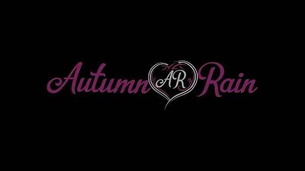 Nya Милашка Ts Autumn Rain трахается с шлюховатой клиенткой coola filmer